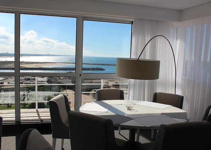 科斯塔德普拉塔酒店 3*